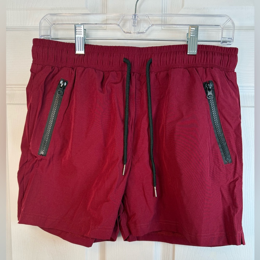 Women’s Athletic Shorts size Large NWOT ♥️